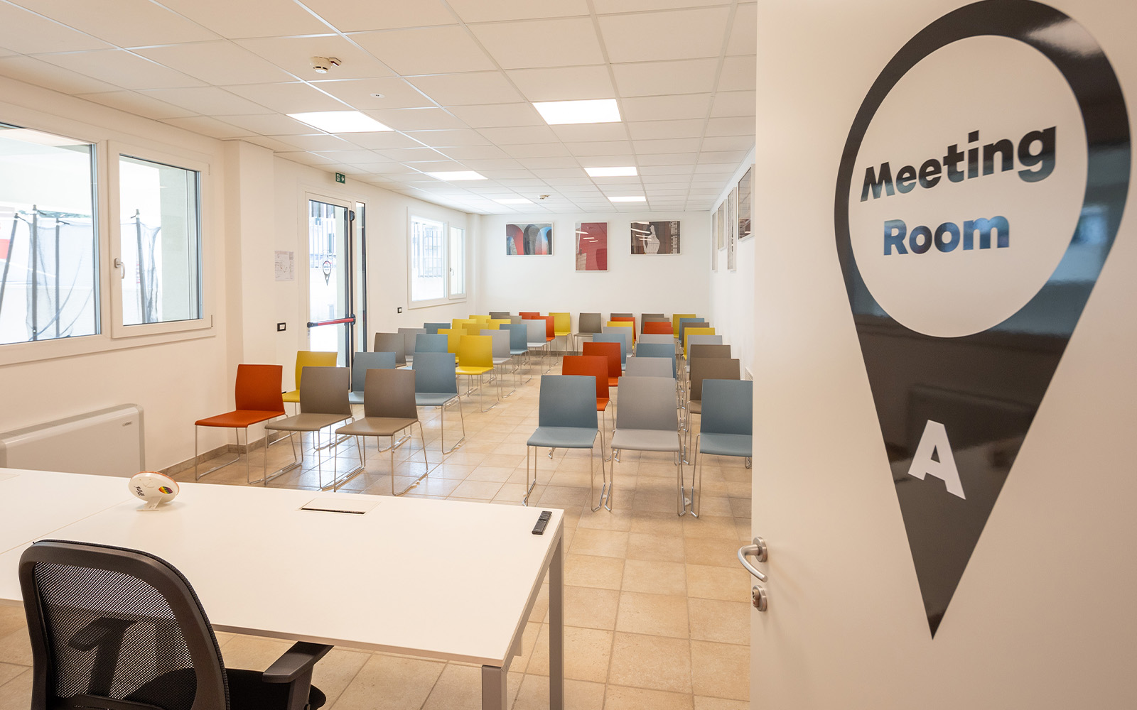 Dettaglio Sale meeting Lecco Hostel & Rooms